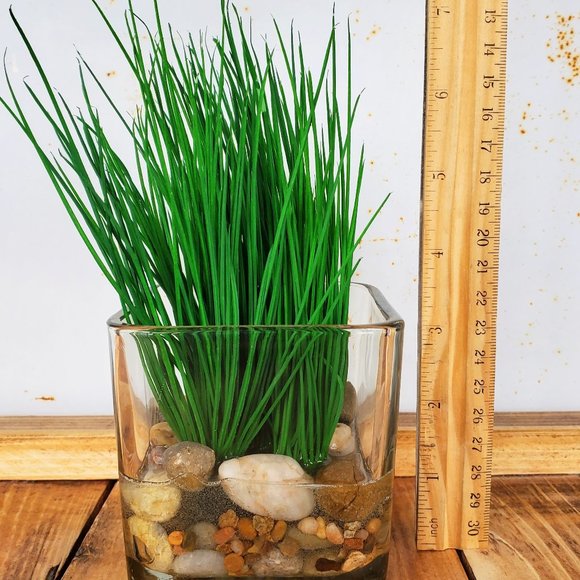 Faux grass in glass vase w/epoxy resin - Picture 2 of 2